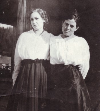 Pearl (Hulett) Kirk & Friend